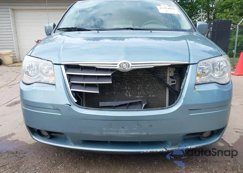 2008 Chrysler Town & Country Touring z USA, uszkodzony, nr VIN 2A8HR54P18R768285